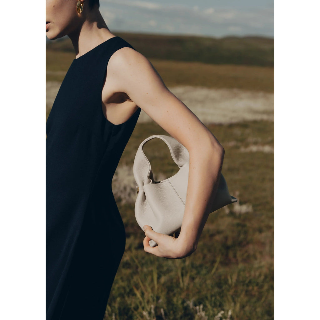BOLSO DE MANO MINIMALISTA