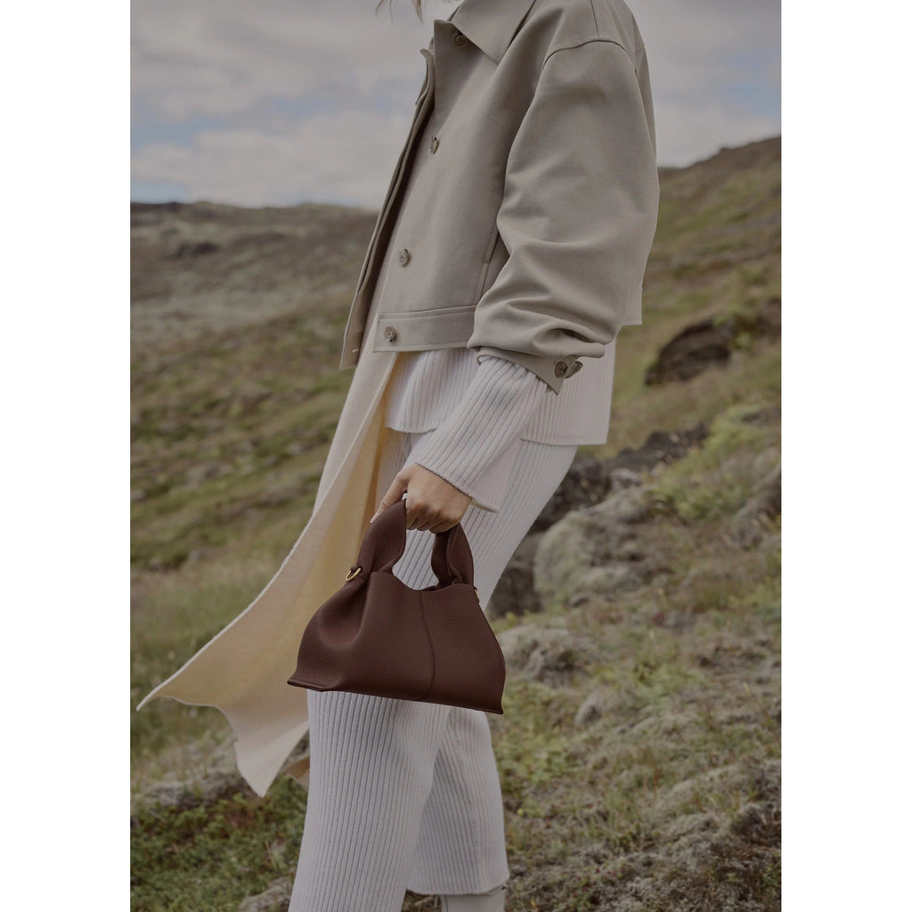 BOLSO DE MANO MINIMALISTA