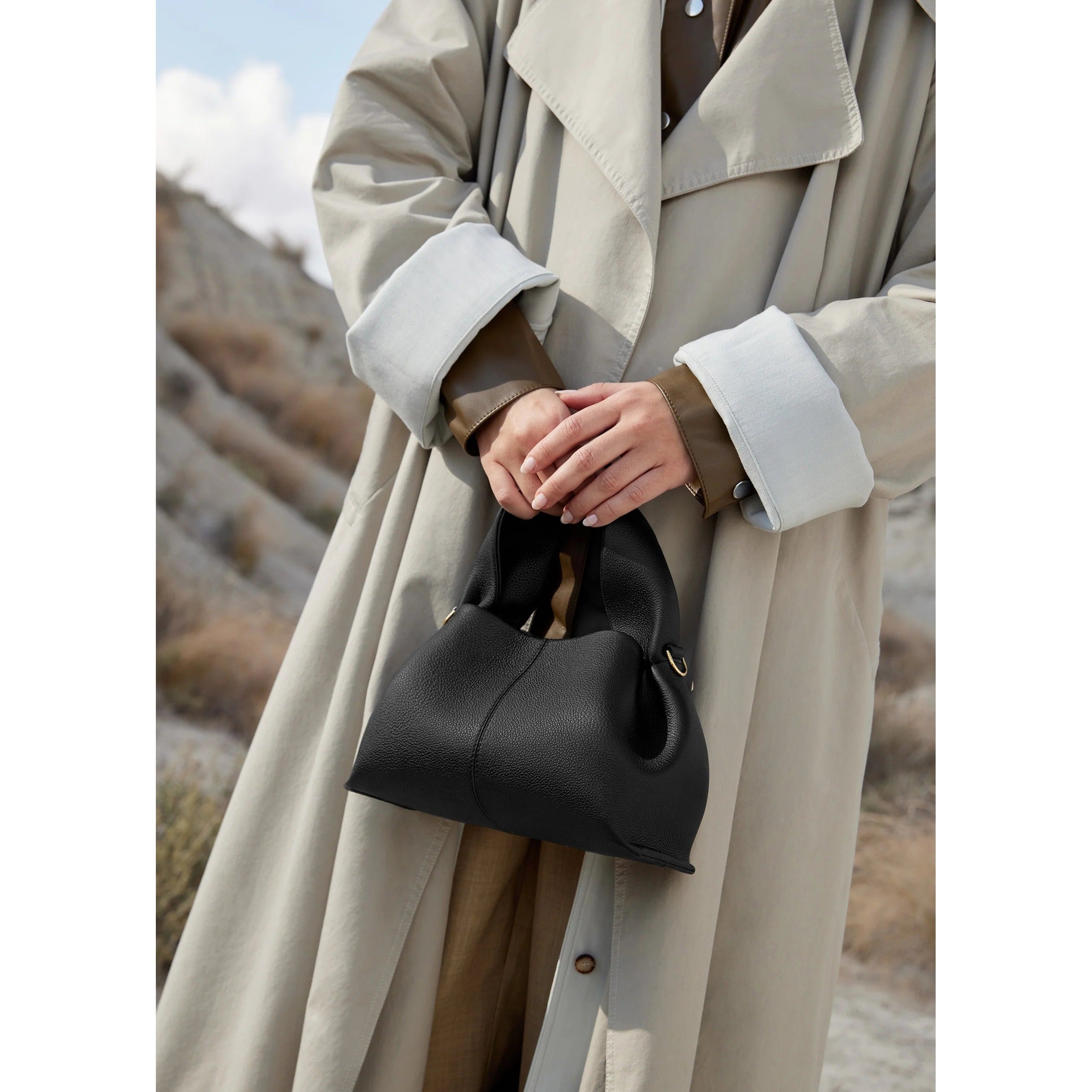 BOLSO DE MANO MINIMALISTA