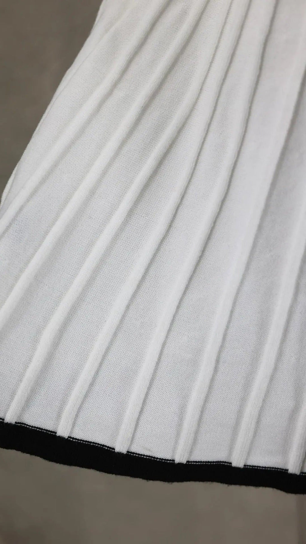 CONJUNTO BLANCO DE TOP-FALDA LARGA
