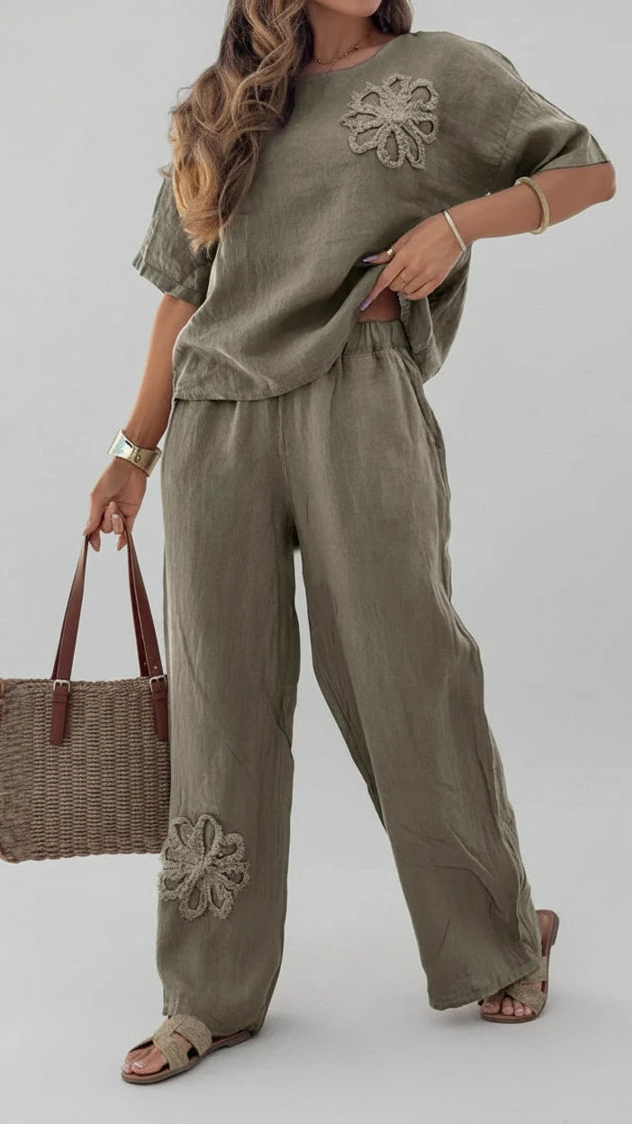 CONJUNTO DE DOS PIEZAS CON BORDADO FLORAL