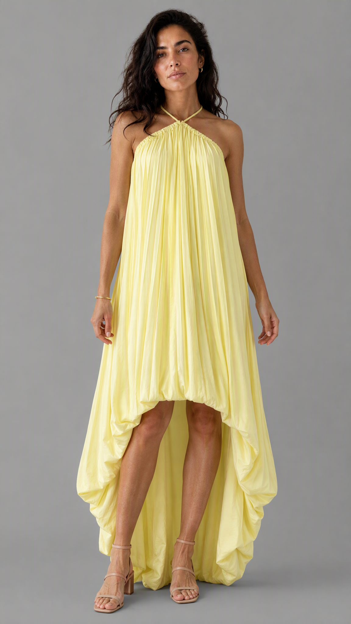 Vestido Gozo | Halter Plisado con Bajo Asimétrico