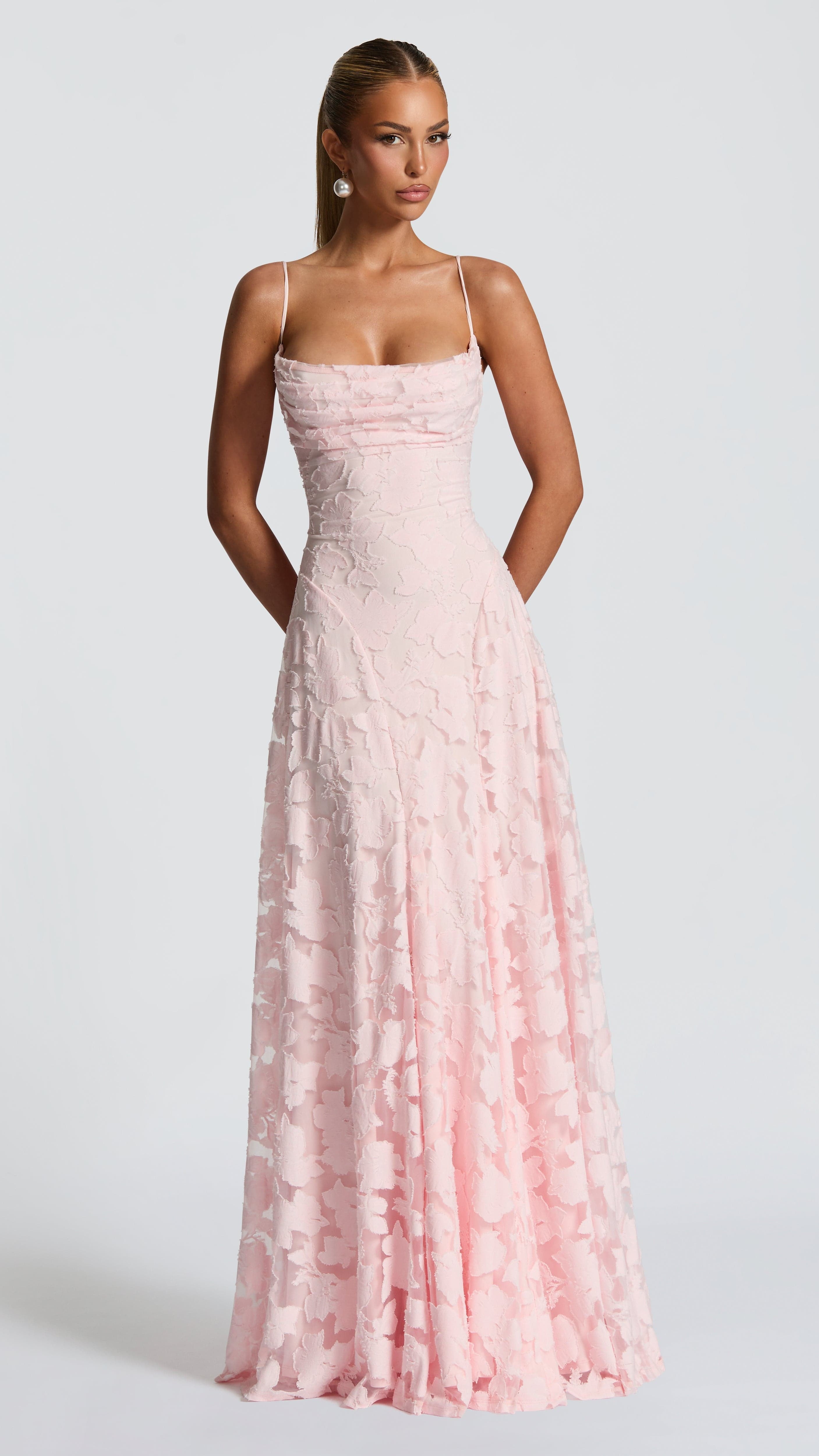 VESTIDO CON TEXTURA FLORAL DE DOS CAPAS