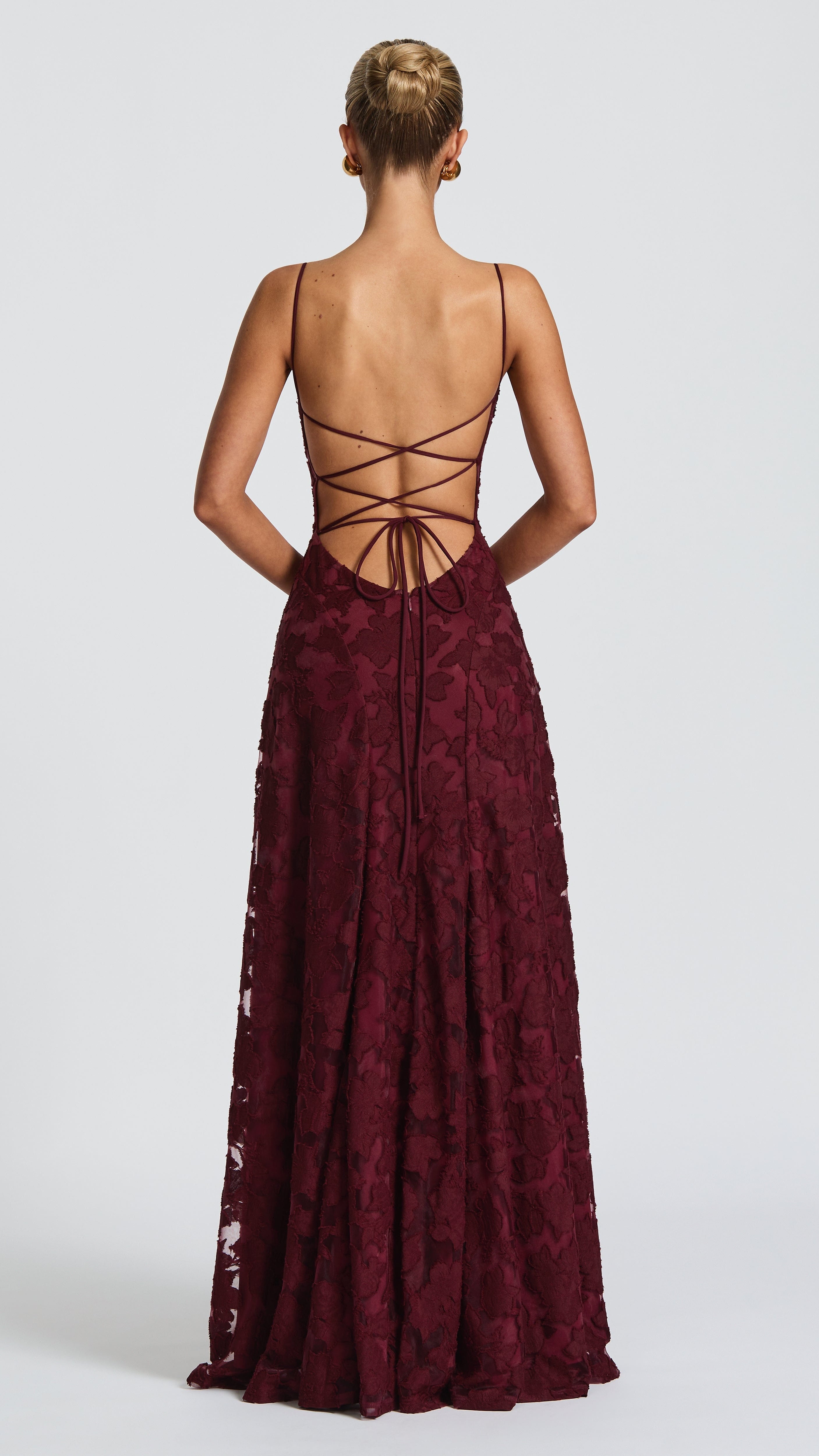 VESTIDO CON TEXTURA FLORAL DE DOS CAPAS