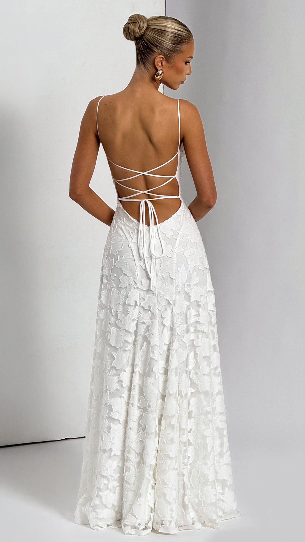 VESTIDO CON TEXTURA FLORAL DE DOS CAPAS