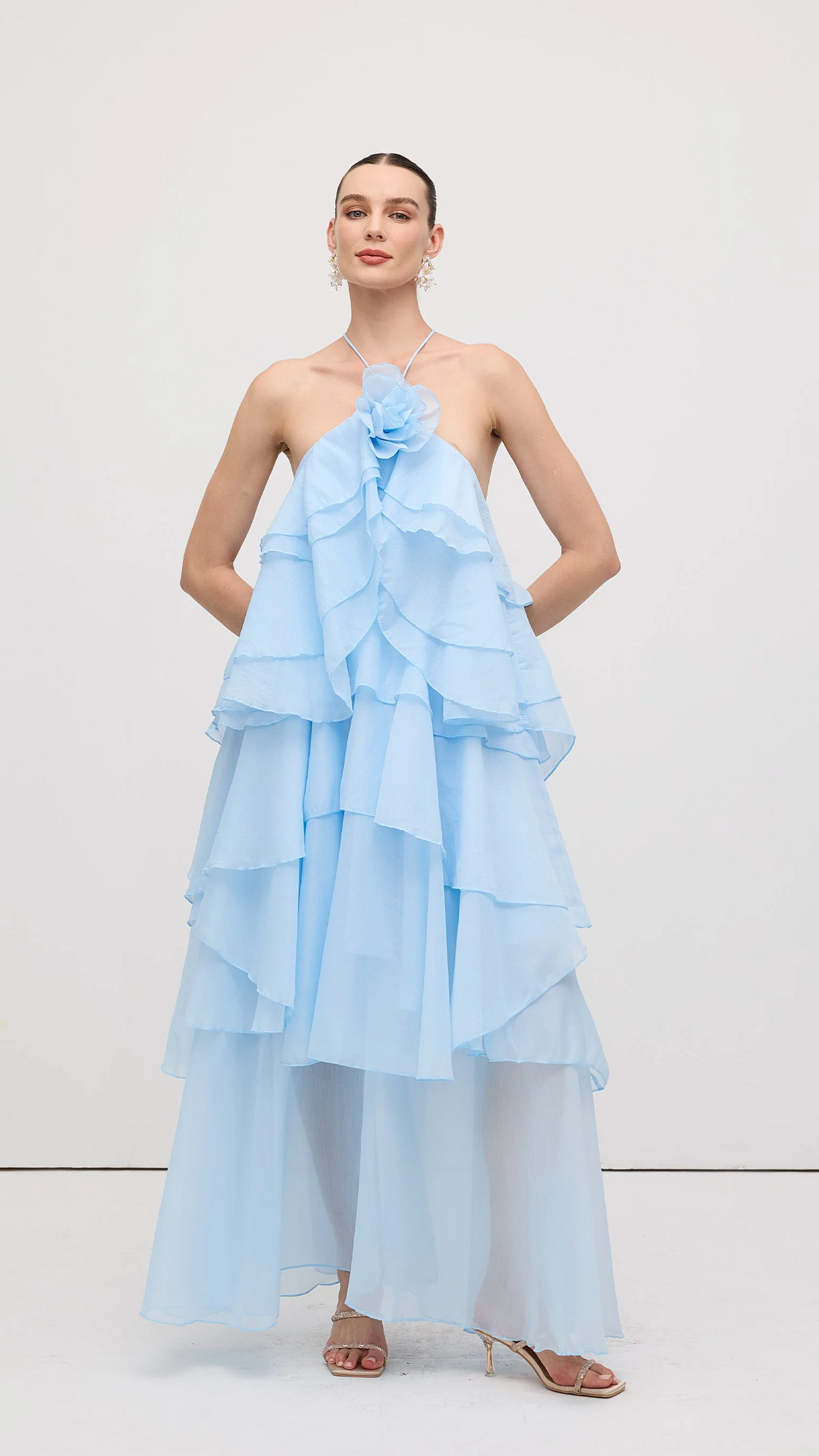 Vestido Syros | Organza en Capas con Flor Aplicada