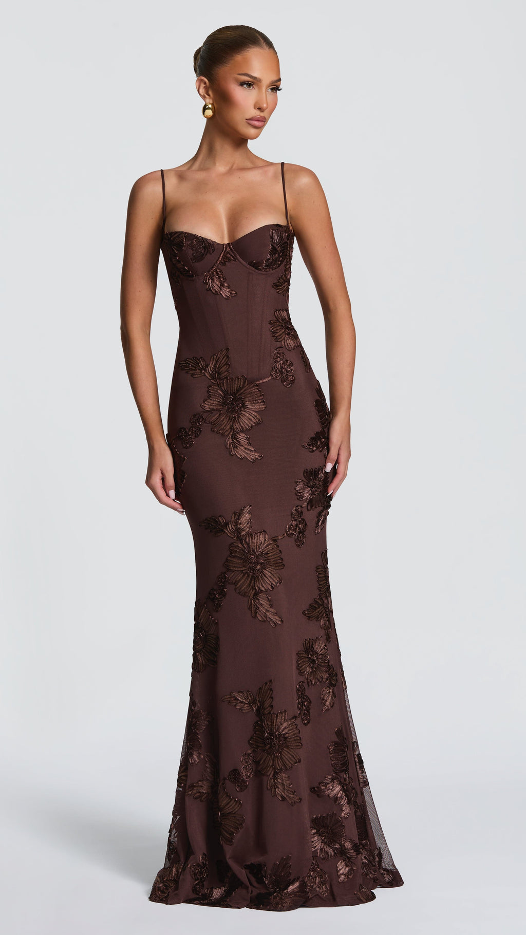VESTIDO LARGO CON DETALLES FLORALES